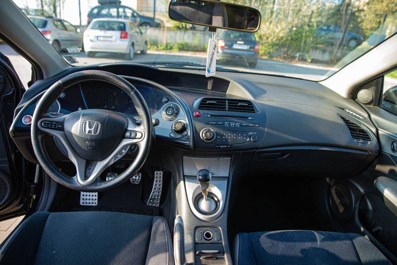 Honda Civic 8th Gen, снимка 7 - Автомобили и джипове - 45718125