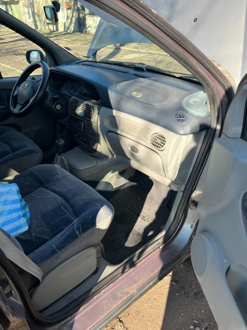 Renault Scenic, снимка 6 - Автомобили и джипове - 48545998