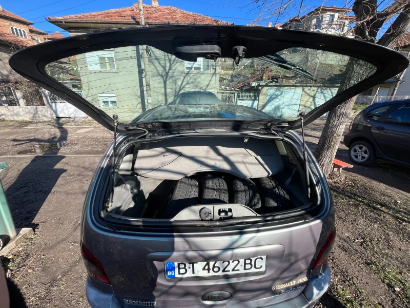 Renault Scenic, снимка 9 - Автомобили и джипове - 48545998