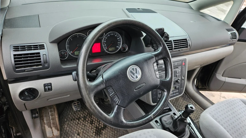 VW Sharan, снимка 10 - Автомобили и джипове - 49325969