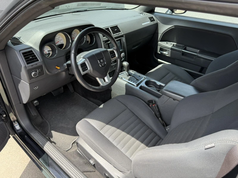 Dodge Challenger 3.6 V6 PENTASTAR, снимка 10 - Автомобили и джипове - 51049842