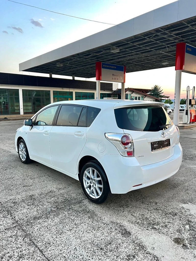 Toyota Verso 2.0 D-4D 126кс Верига! 7 места! Навигация!  Климa!, снимка 6 - Автомобили и джипове - 52713478