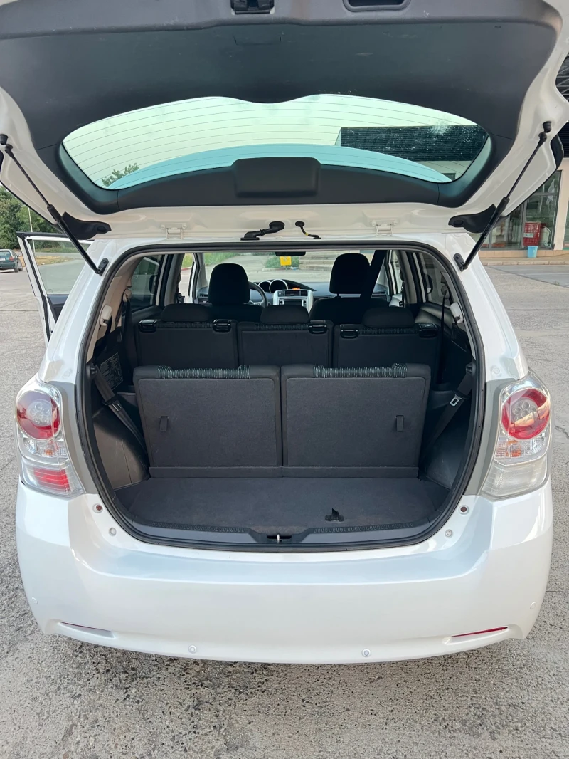 Toyota Verso 2.0 D-4D 126кс Верига! 7 места! Навигация!  Климa!, снимка 9 - Автомобили и джипове - 52713478