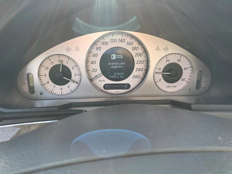 Mercedes-Benz E 320 CDI, снимка 8 - Автомобили и джипове - 52841380