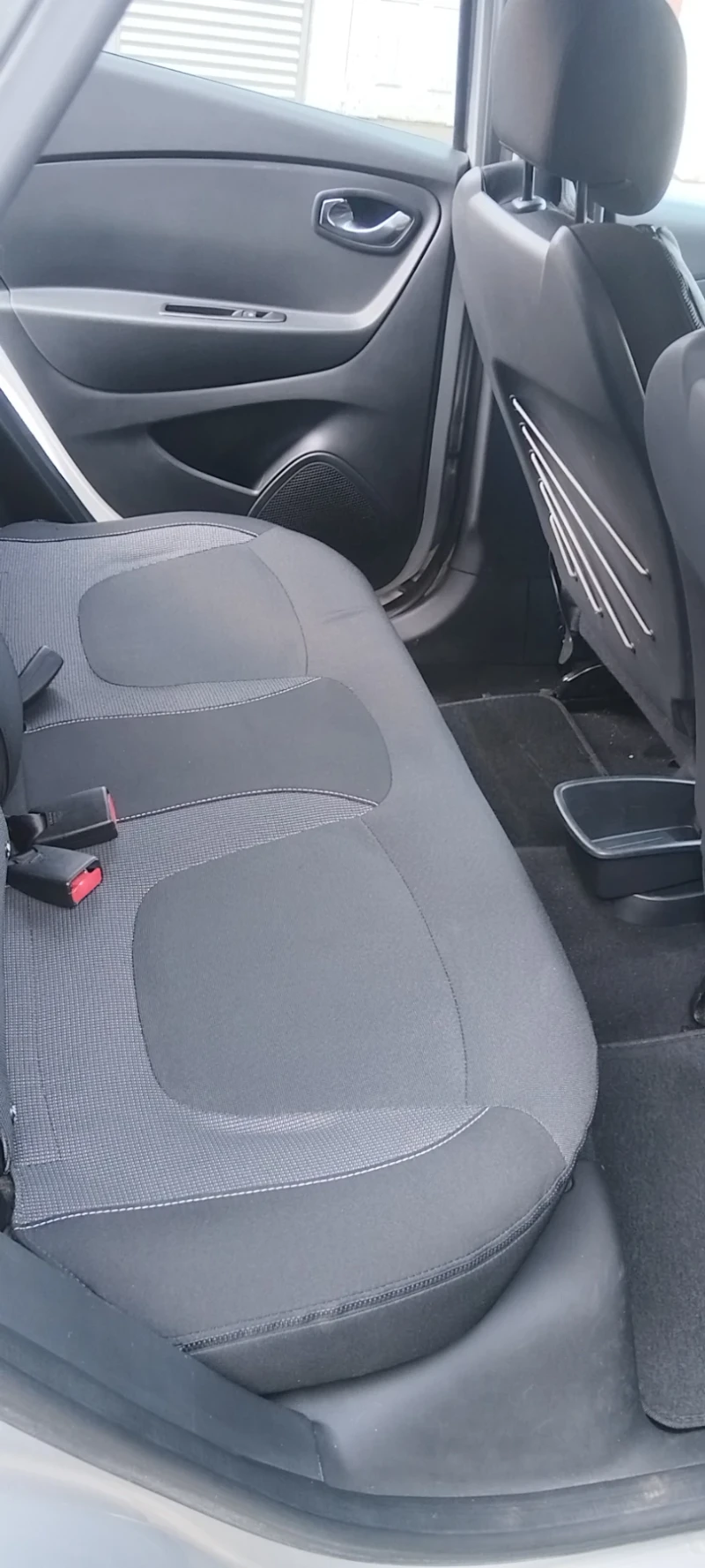 Renault Captur 1.5DCI NAVI, снимка 9 - Автомобили и джипове - 53570825