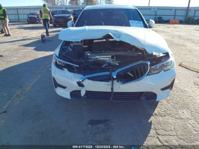BMW 330 Sportline* Keyless* LED* Harmаn Kardon - изображение 2