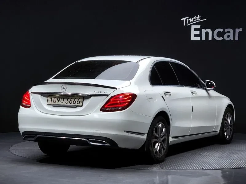 Mercedes-Benz C 220, снимка 2 - Автомобили и джипове - 54282432