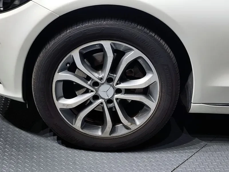 Mercedes-Benz C 220, снимка 5 - Автомобили и джипове - 54282432