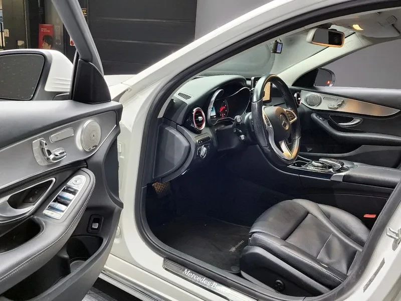 Mercedes-Benz C 220, снимка 11 - Автомобили и джипове - 54282432