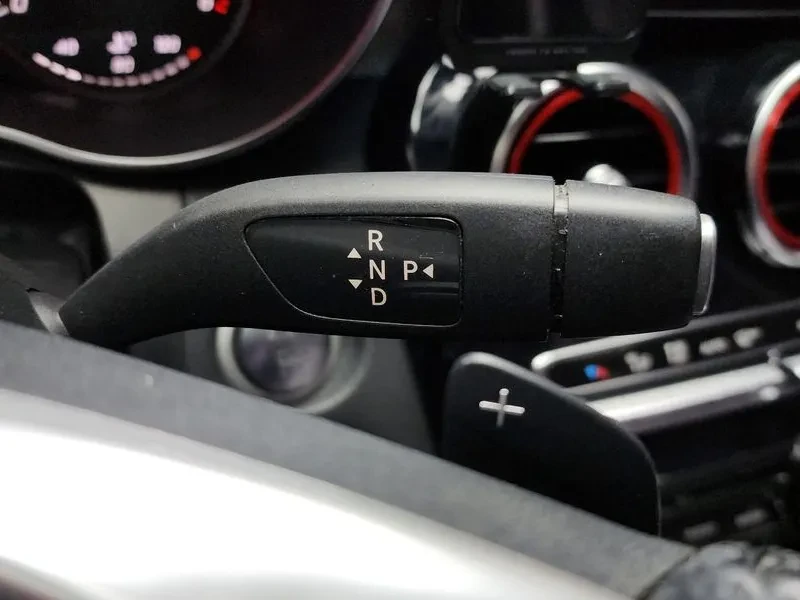 Mercedes-Benz C 220, снимка 9 - Автомобили и джипове - 54282432