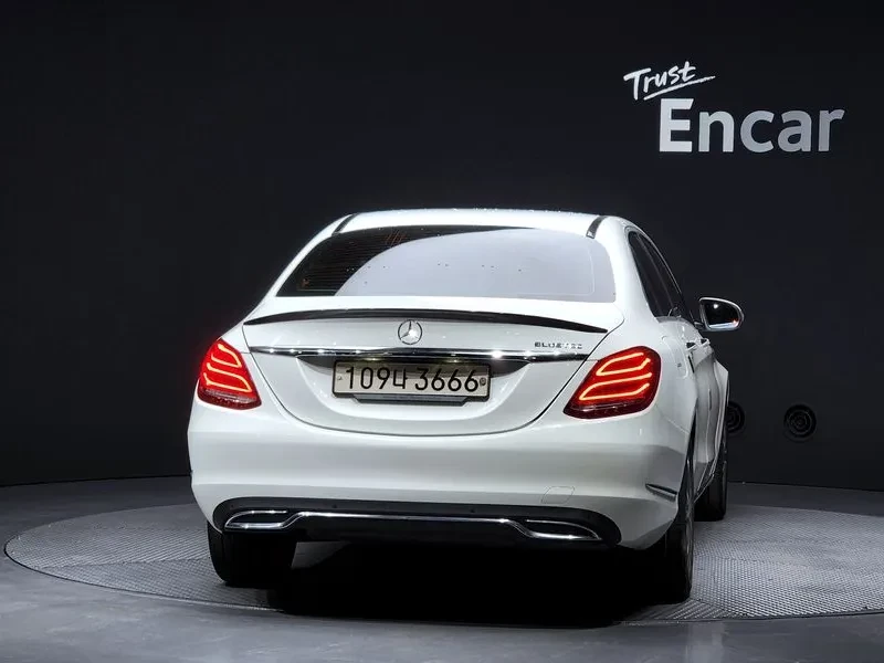 Mercedes-Benz C 220, снимка 4 - Автомобили и джипове - 54282432