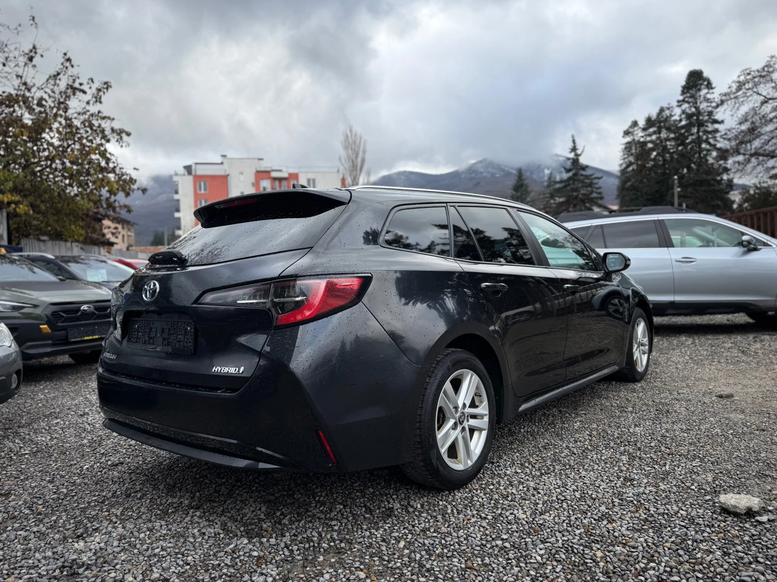 Toyota Corolla 1.8 HYBRID - изображение 4