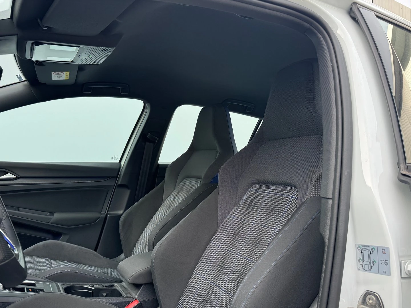 VW Golf 8 GTE 1.4 eHybrid OPF - изображение 8