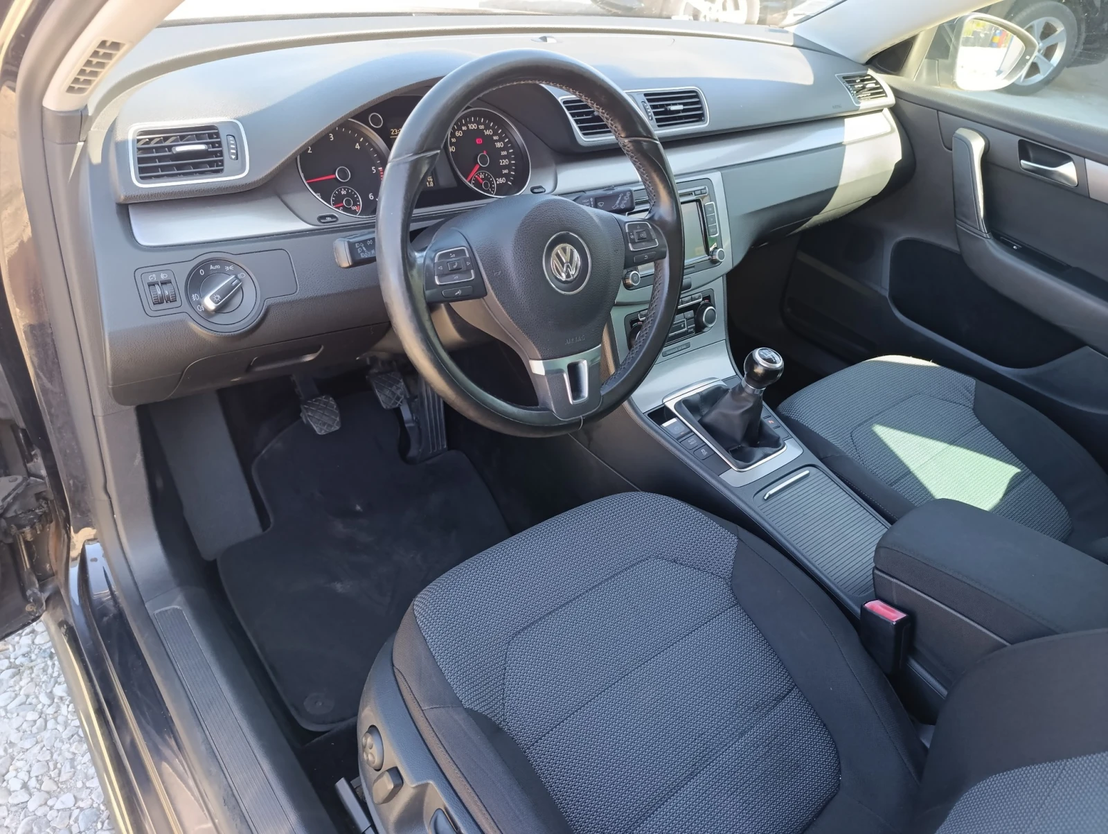 VW Passat 2.0 TDI Comfortline BlueMotion - изображение 9