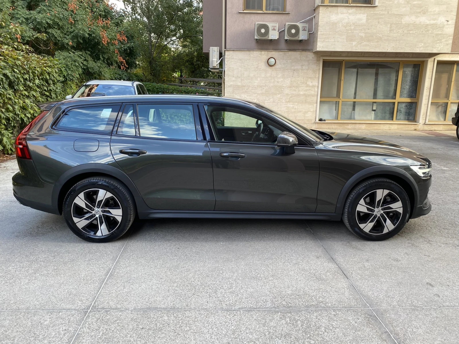 Volvo V60 Cross Country B5 / AWD /Automaat/ Pro  - изображение 2