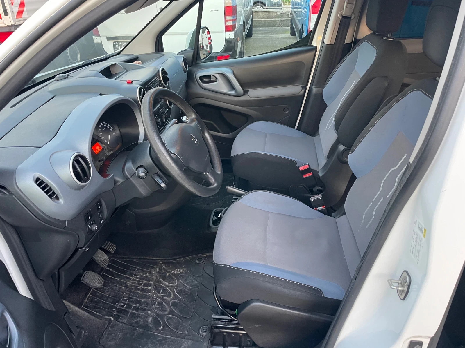 Peugeot Partner 1.6 HDI // TEPEE - изображение 9