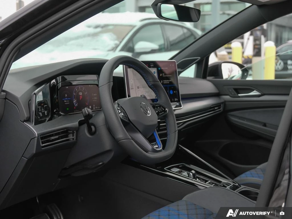 VW Golf R Sunroof & Akrapovic Exhaust CARFAX АВТО КРЕДИТ  - изображение 6