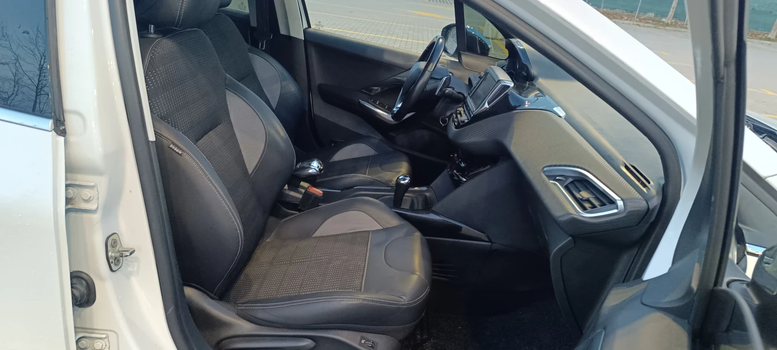 Peugeot 2008, снимка 15 - Автомобили и джипове - 53727249