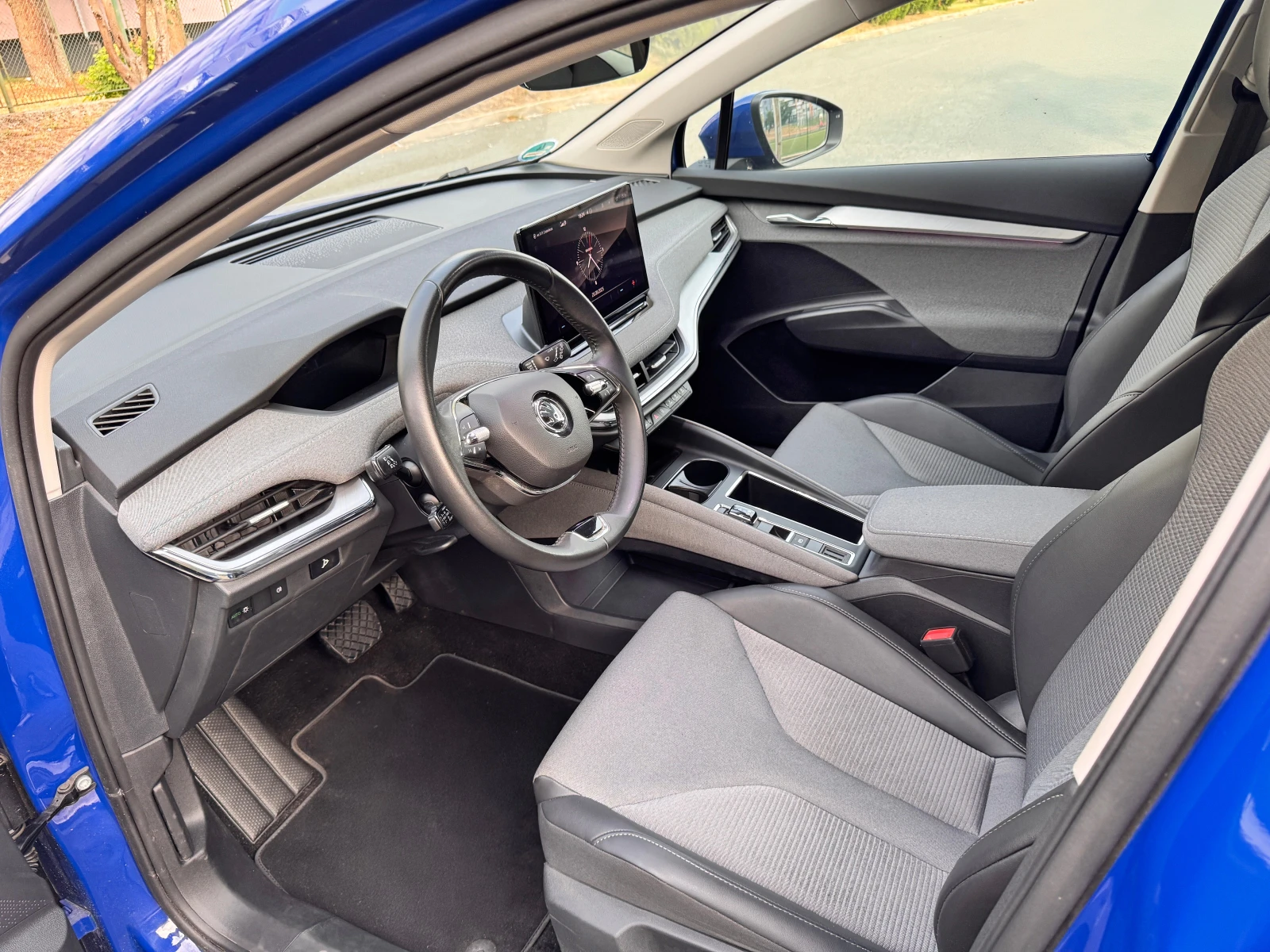 Skoda Enyaq 60, снимка 3 - Автомобили и джипове - 54035729