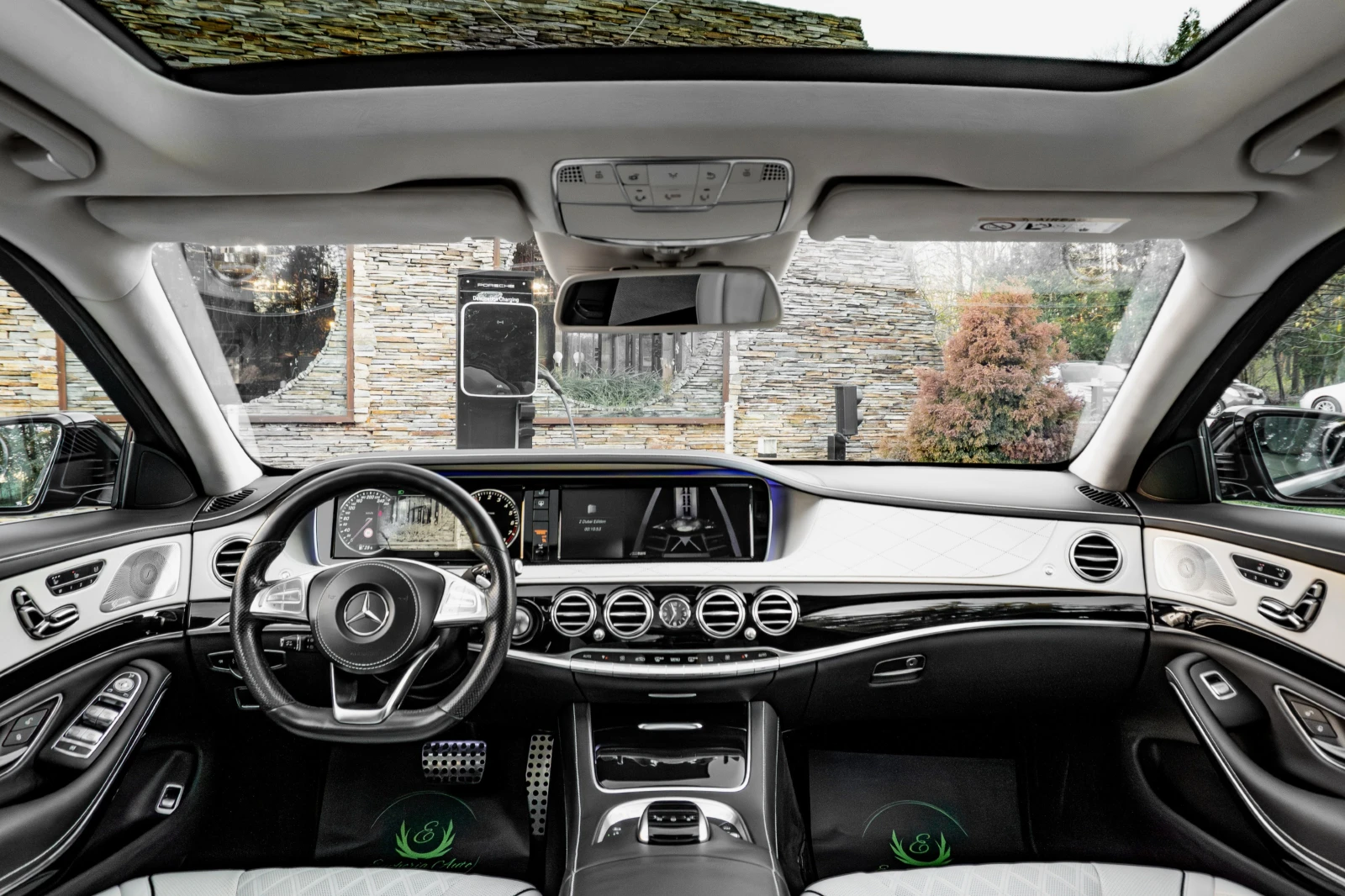 Mercedes-Benz S 500 4MATIC* LONG* AMG* EXCLUSIVE* MASSAGE* PANO* NIGHT, снимка 13 - Автомобили и джипове - 54176400