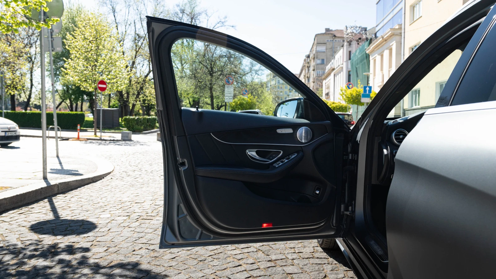 Mercedes-Benz C 400, снимка 9 - Автомобили и джипове - 54328841