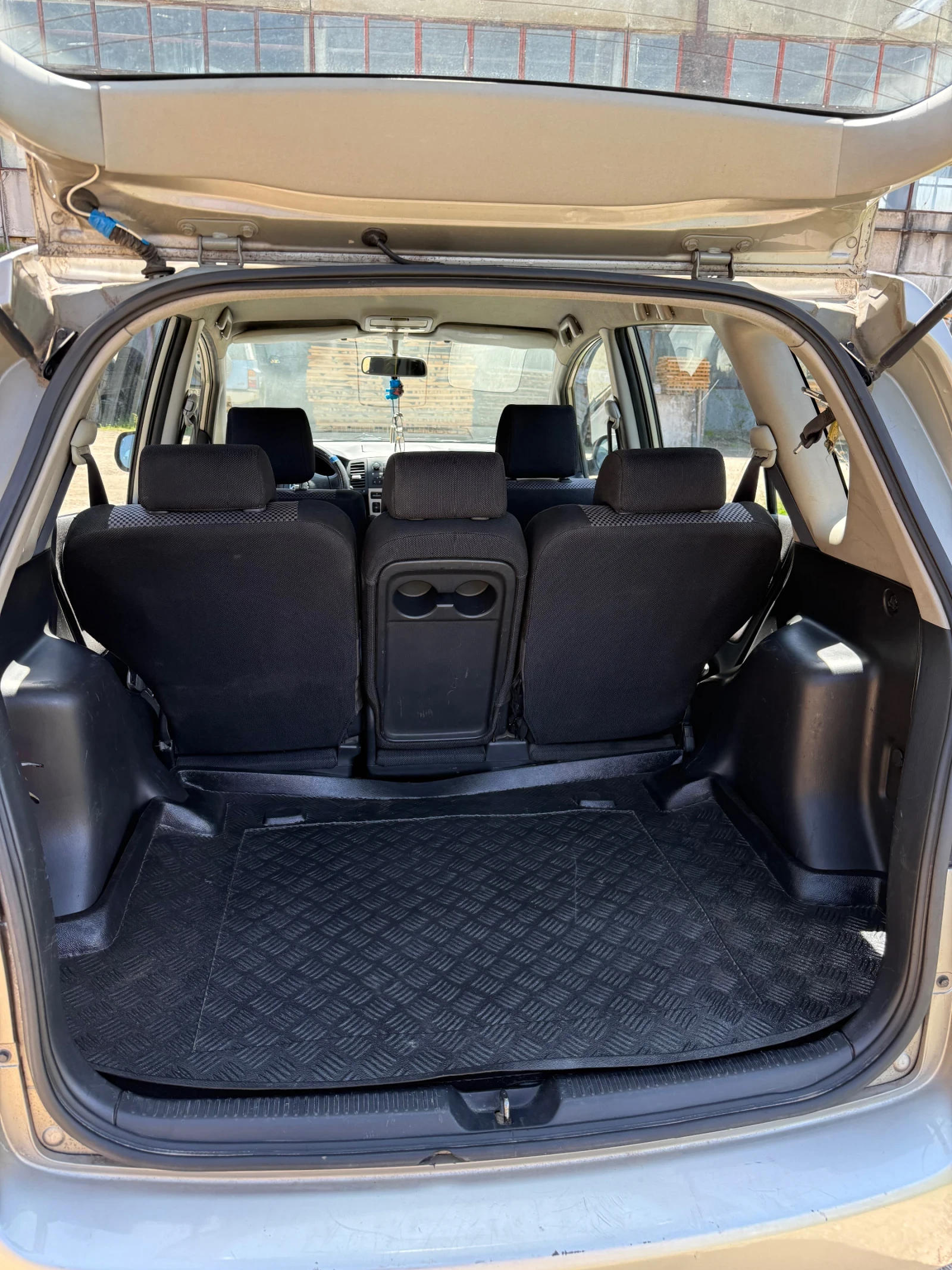 Toyota Corolla verso 2.0 дизел 90 к.с, снимка 6 - Автомобили и джипове - 54346063