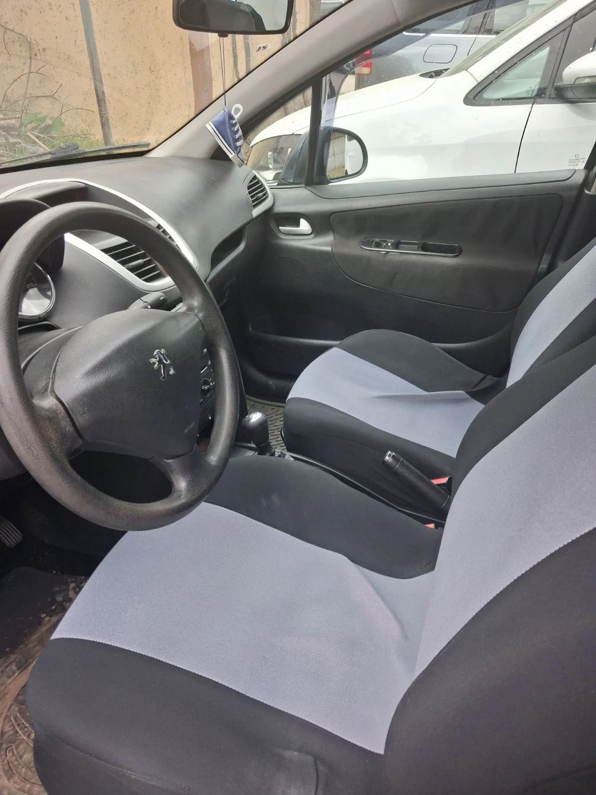 Peugeot 207 1.4, снимка 7 - Автомобили и джипове - 54466502