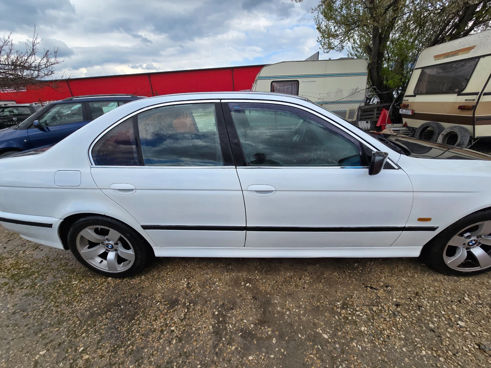 BMW 520, снимка 4 - Автомобили и джипове - 54649269