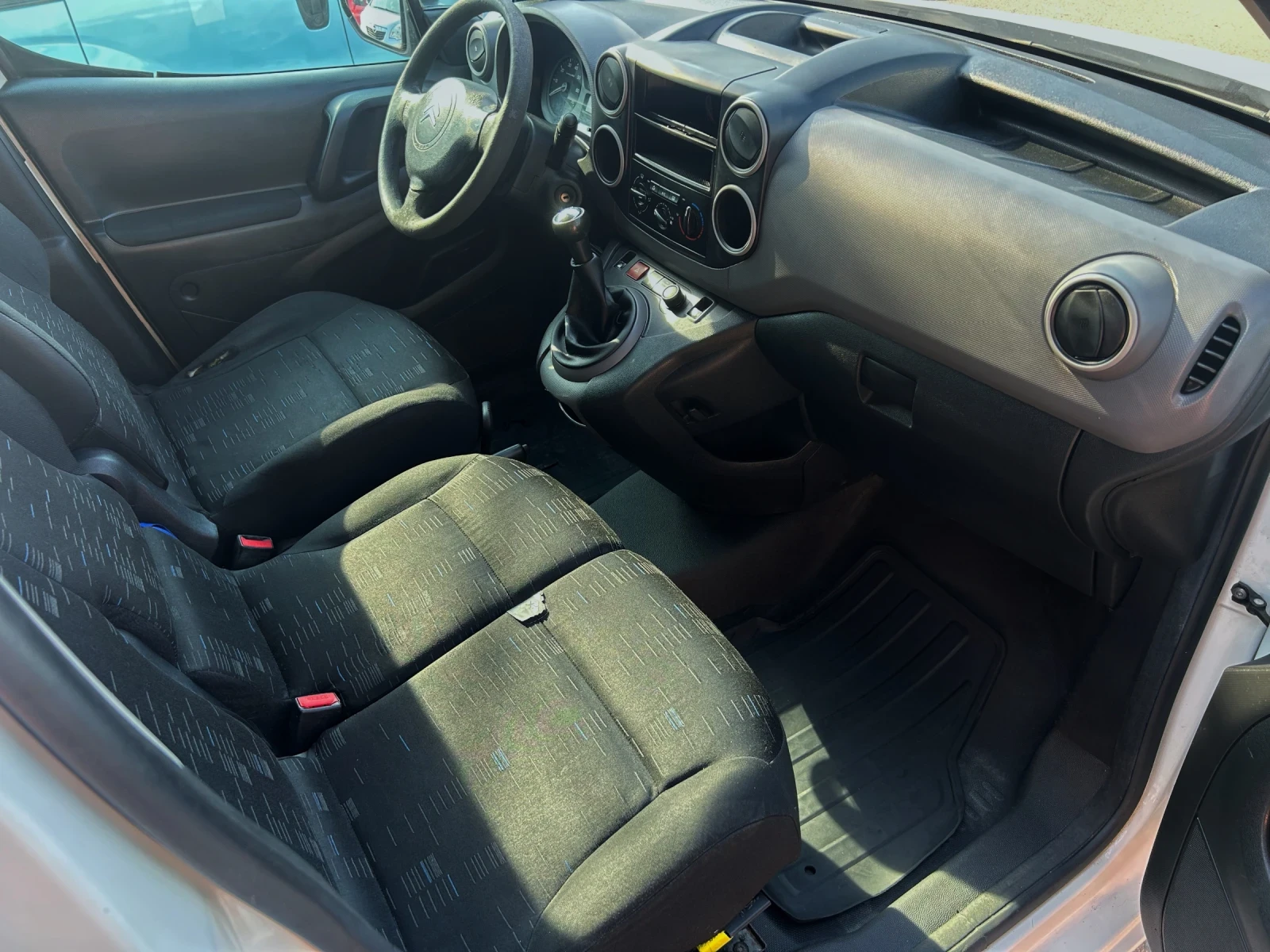 Citroen Berlingo 1.6HDI Klima, снимка 9 - Автомобили и джипове - 55146441