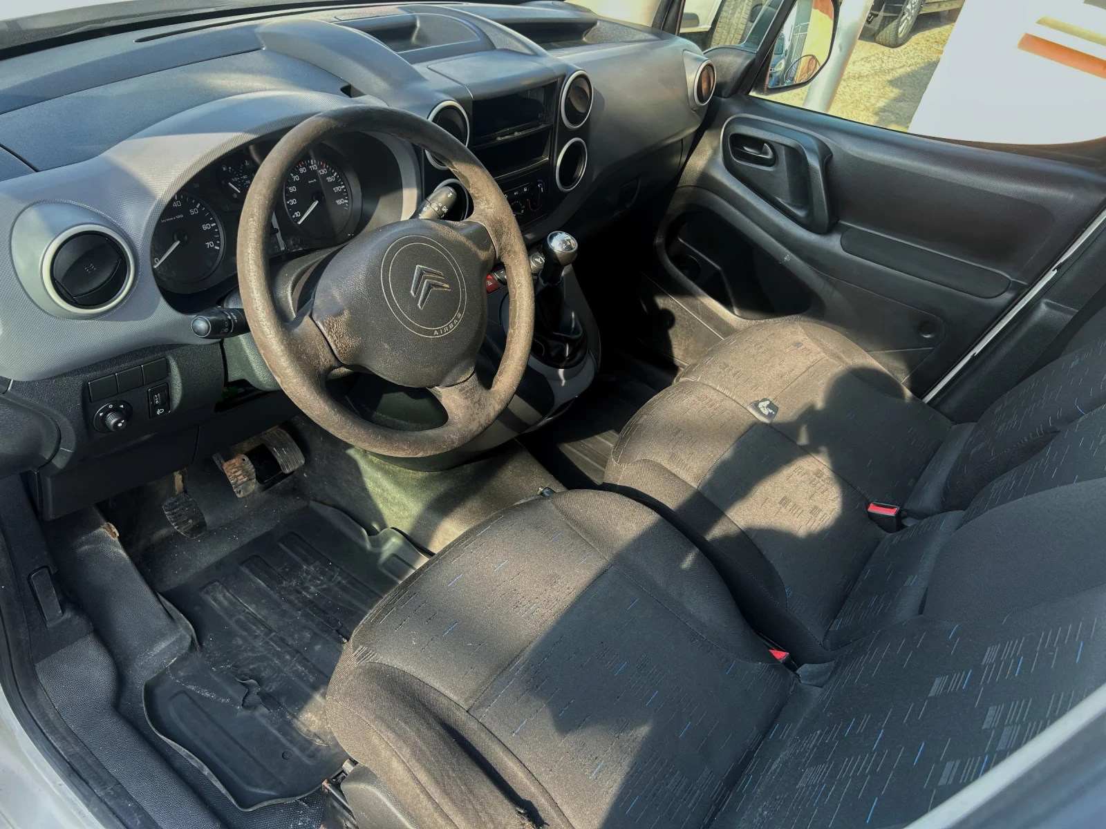 Citroen Berlingo 1.6HDI Klima, снимка 7 - Автомобили и джипове - 55146441