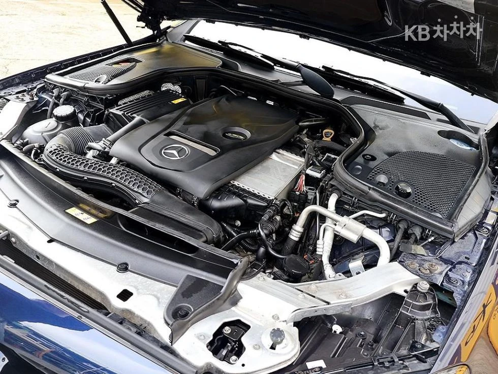 Mercedes-Benz E 200 AMG LINE 360CAM PANORAMA FULL, снимка 14 - Автомобили и джипове - 55395682