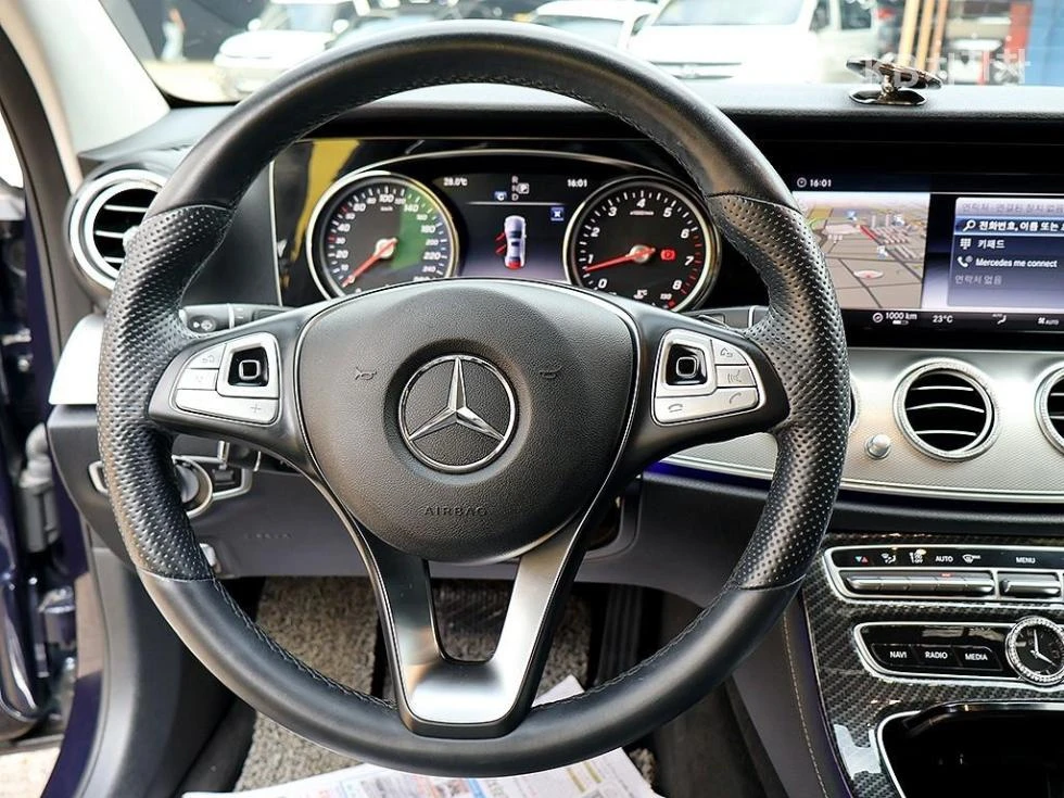 Mercedes-Benz E 200 AMG LINE 360CAM PANORAMA FULL, снимка 7 - Автомобили и джипове - 55395682