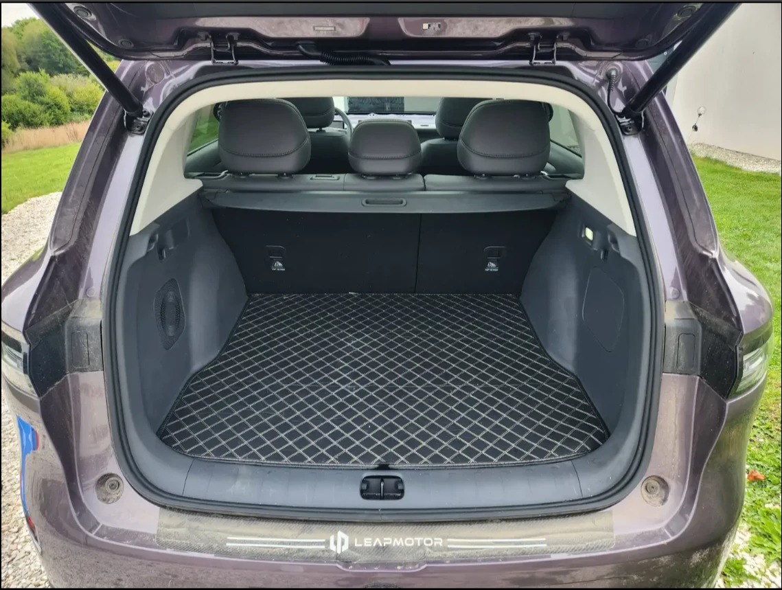 Leapmotor B10 Pro Max 67.1 kWh | 218 к.с. | 360  | Pano | Heat P, снимка 9 - Автомобили и джипове - 56124675