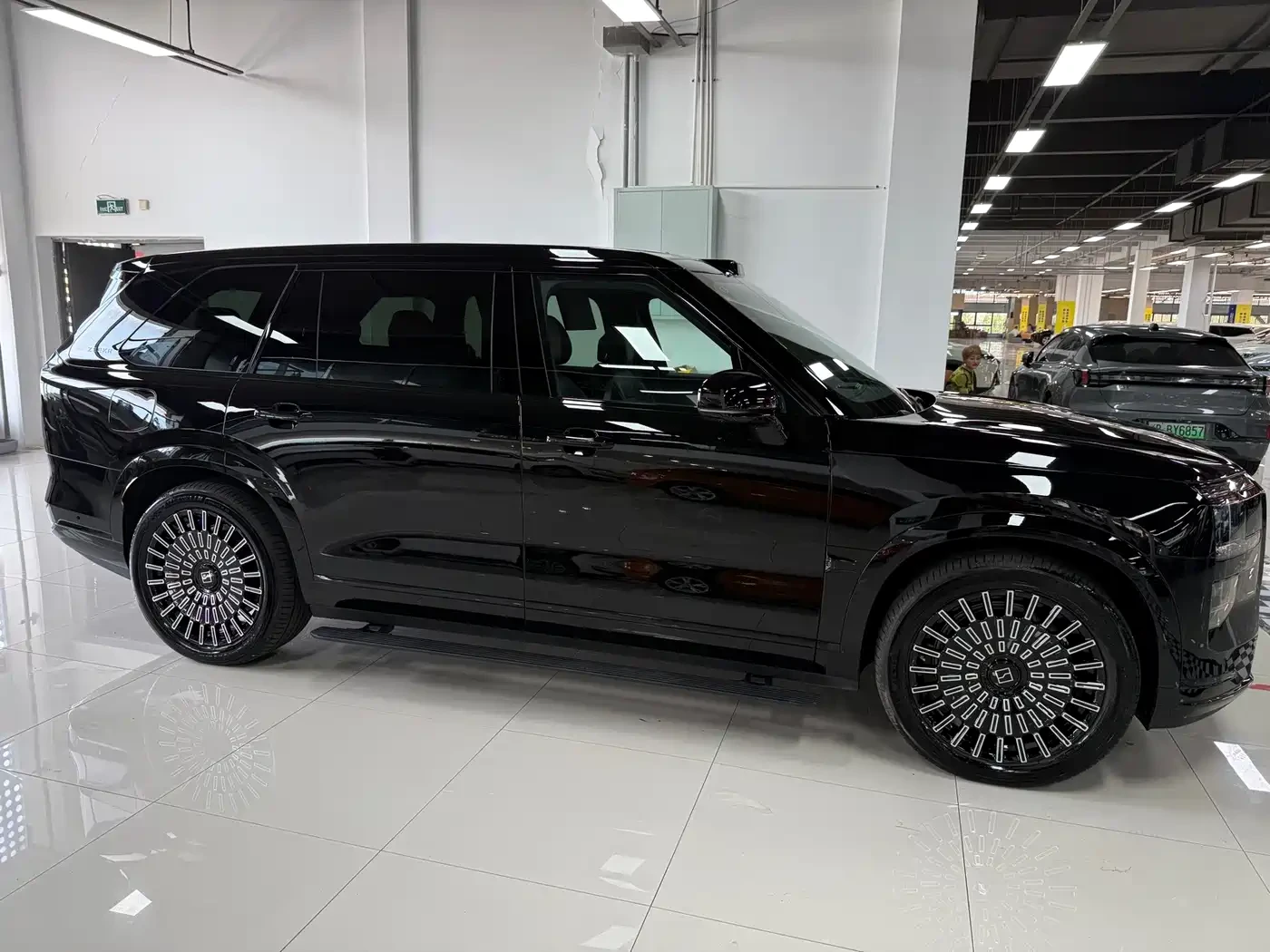 Zeekr 9X ULTRA | 70kWh | 900V | 6-������ | 360 ������ |  | Mobile.bg � ����������� 4