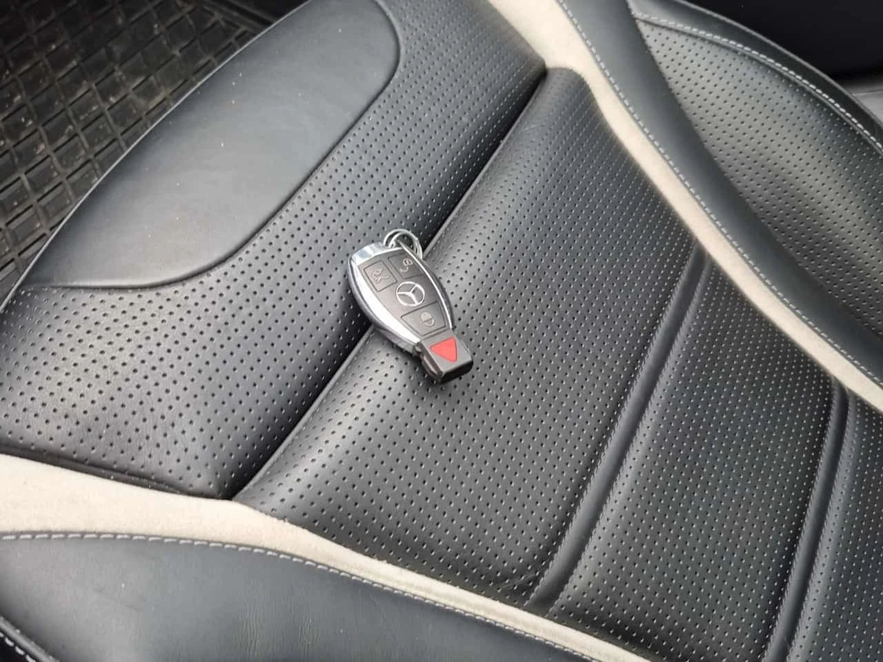 Mercedes-Benz C 63 AMG * S * CARFAX * ����� * ������� * KEYLESS *  | Mobile.bg � ����������� 8