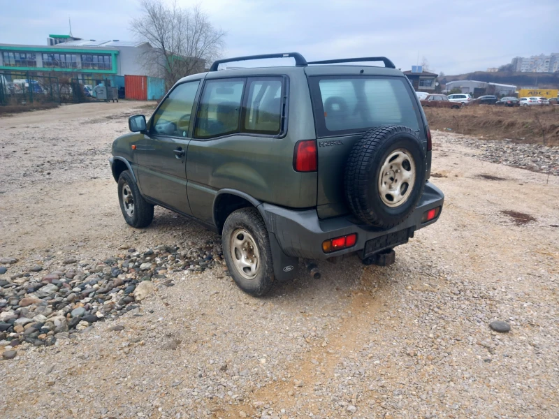 Nissan Terrano 4x4 бензин , снимка 3 - Автомобили и джипове - 49415163