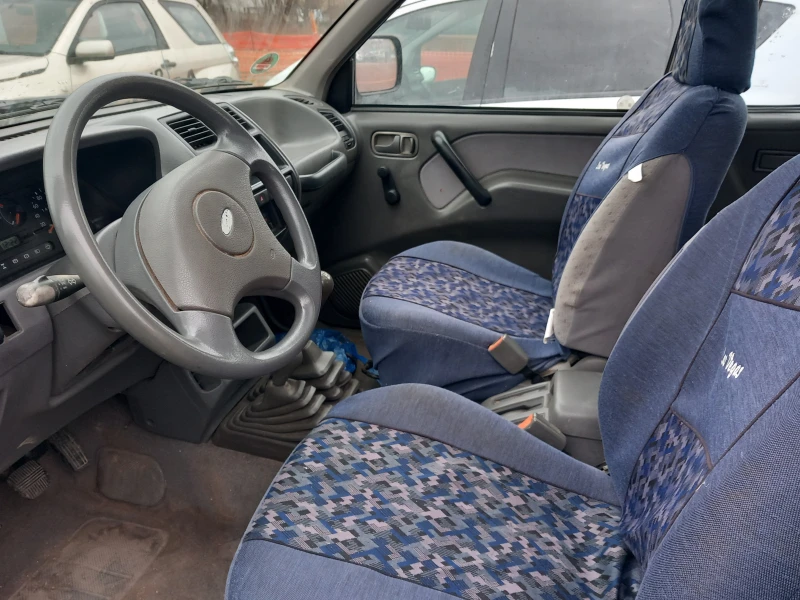 Nissan Terrano 4x4 бензин , снимка 6 - Автомобили и джипове - 49415163