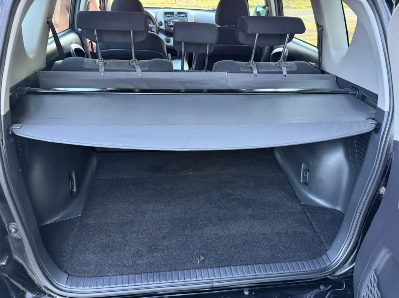 Toyota Rav4 2, 0 VVTI/4x4, снимка 11 - Автомобили и джипове - 51387681