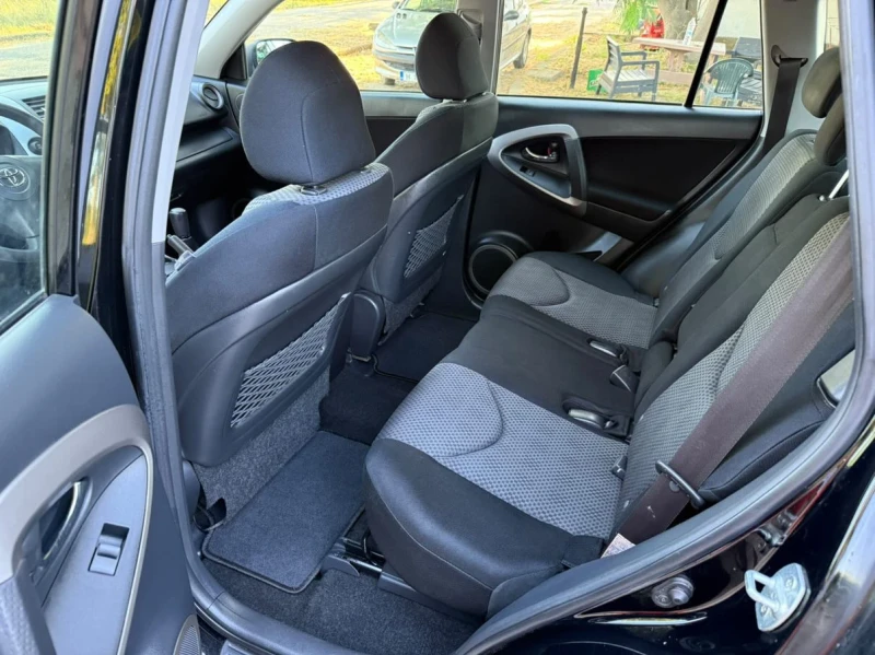 Toyota Rav4 2, 0 VVTI/4x4, снимка 10 - Автомобили и джипове - 51387681