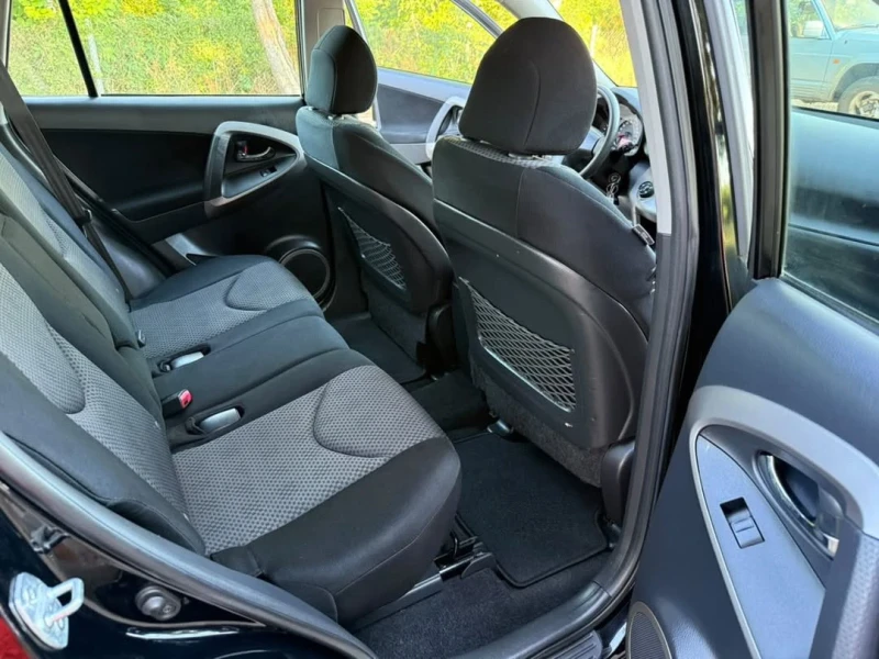 Toyota Rav4 2, 0 VVTI/4x4, снимка 9 - Автомобили и джипове - 51387681