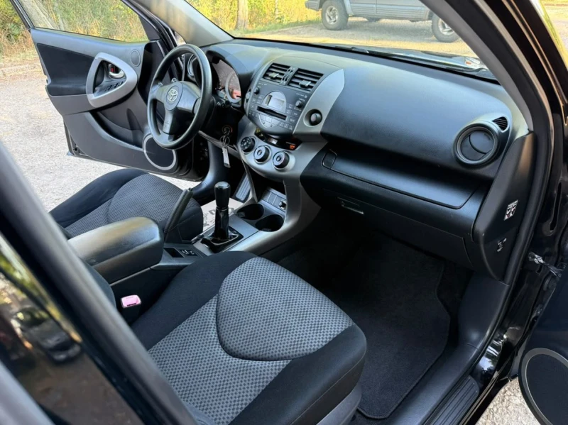 Toyota Rav4 2, 0 VVTI/4x4, снимка 12 - Автомобили и джипове - 51387681
