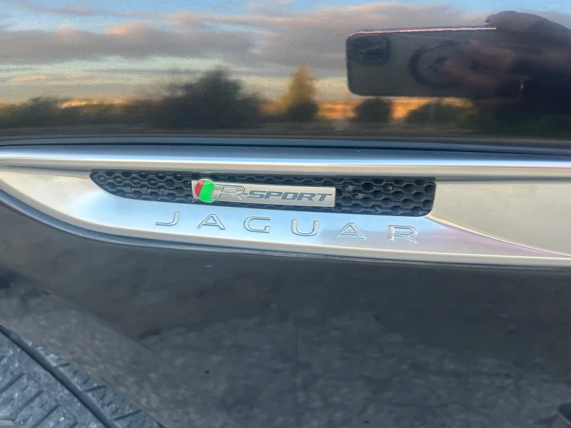 Jaguar F-PACE R-Sport/ 2.0 d / 4x4/ AMB/ NAVI, снимка 4 - Автомобили и джипове - 52427241