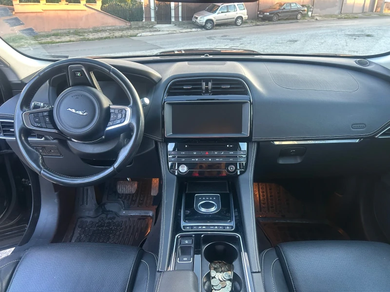 Jaguar F-PACE R-Sport/ 2.0 d / 4x4/ AMB/ NAVI, снимка 10 - Автомобили и джипове - 52427241