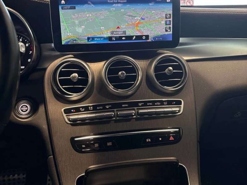 Mercedes-Benz GLC 300 * CARFAX * ДВА КЛЮЧА* ПАНОРАМА, снимка 9 - Автомобили и джипове - 53459725