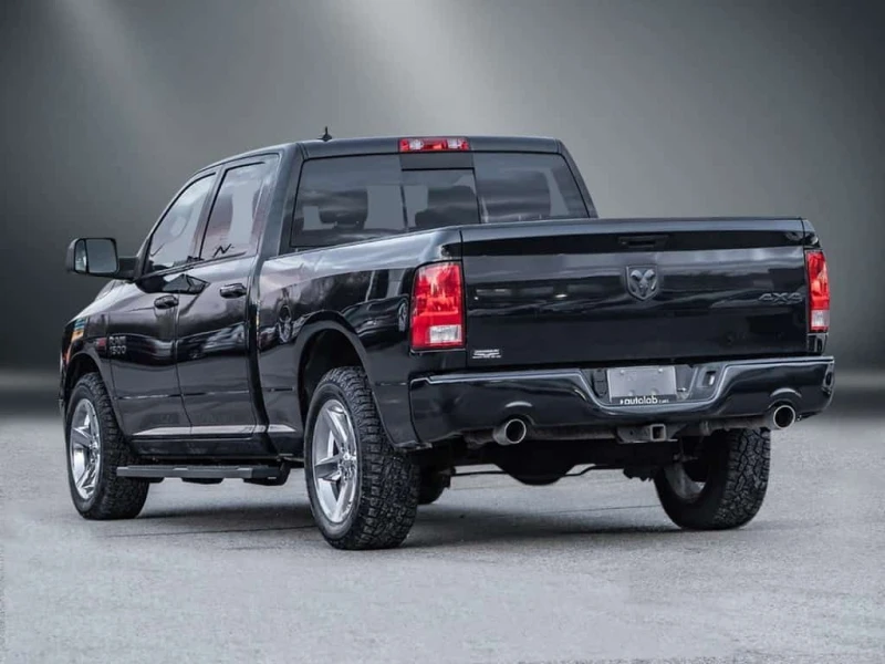 Dodge RAM 1500 * Big Horn 4x4 Crew Cab 6'4 Box | Clean Carfax, снимка 5 - Автомобили и джипове - 53528954