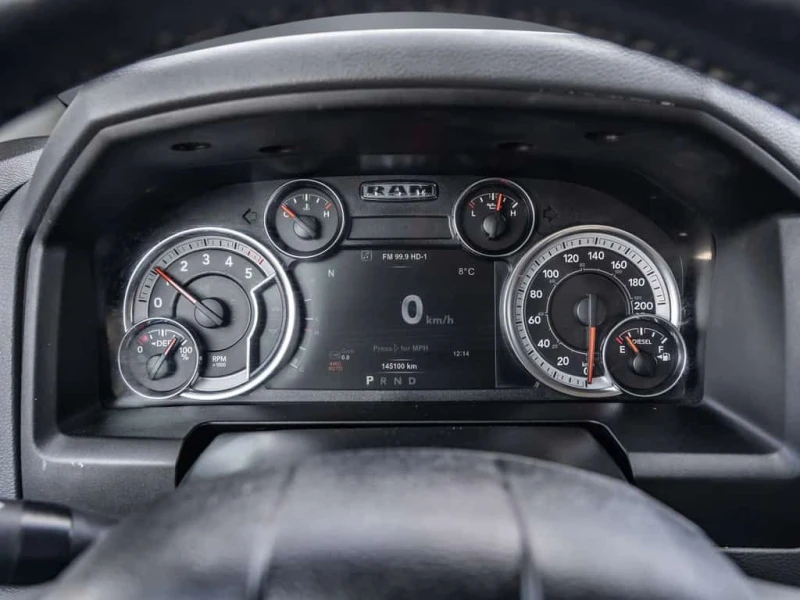 Dodge RAM 1500 * Big Horn 4x4 Crew Cab 6'4 Box | Clean Carfax, снимка 10 - Автомобили и джипове - 53528954