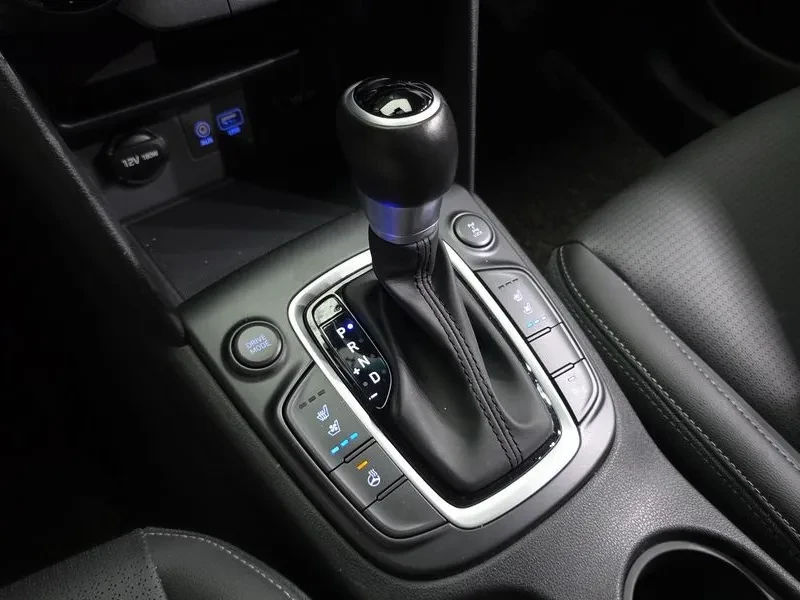 Hyundai Kona 1.6 TURBO 4WD MODERN POP, снимка 9 - Автомобили и джипове - 55299441
