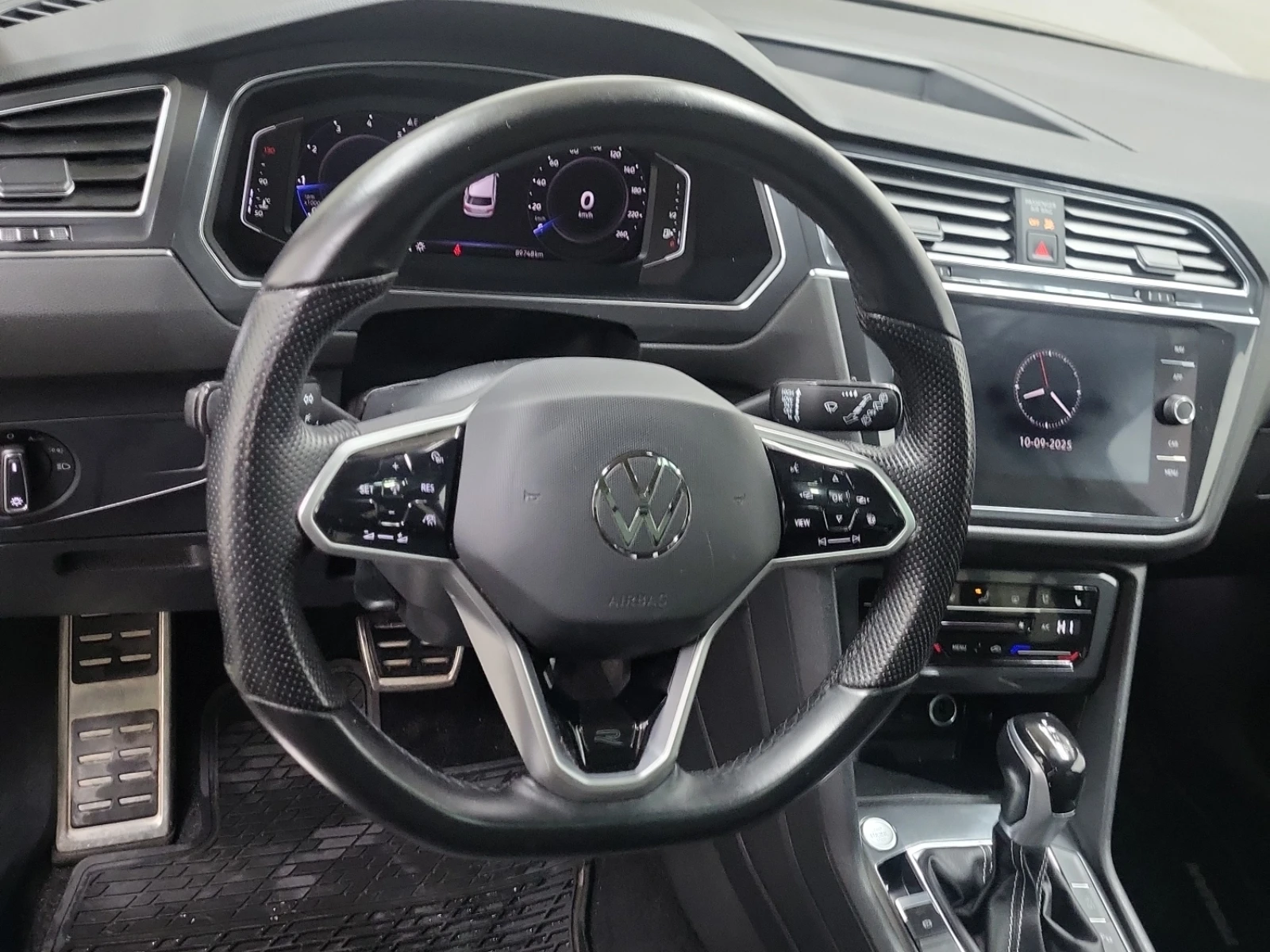 VW Tiguan * R-LINE* CARFAX * БЕЗ ПЪРВОНАЧАЛНА ВНОСКА - изображение 10