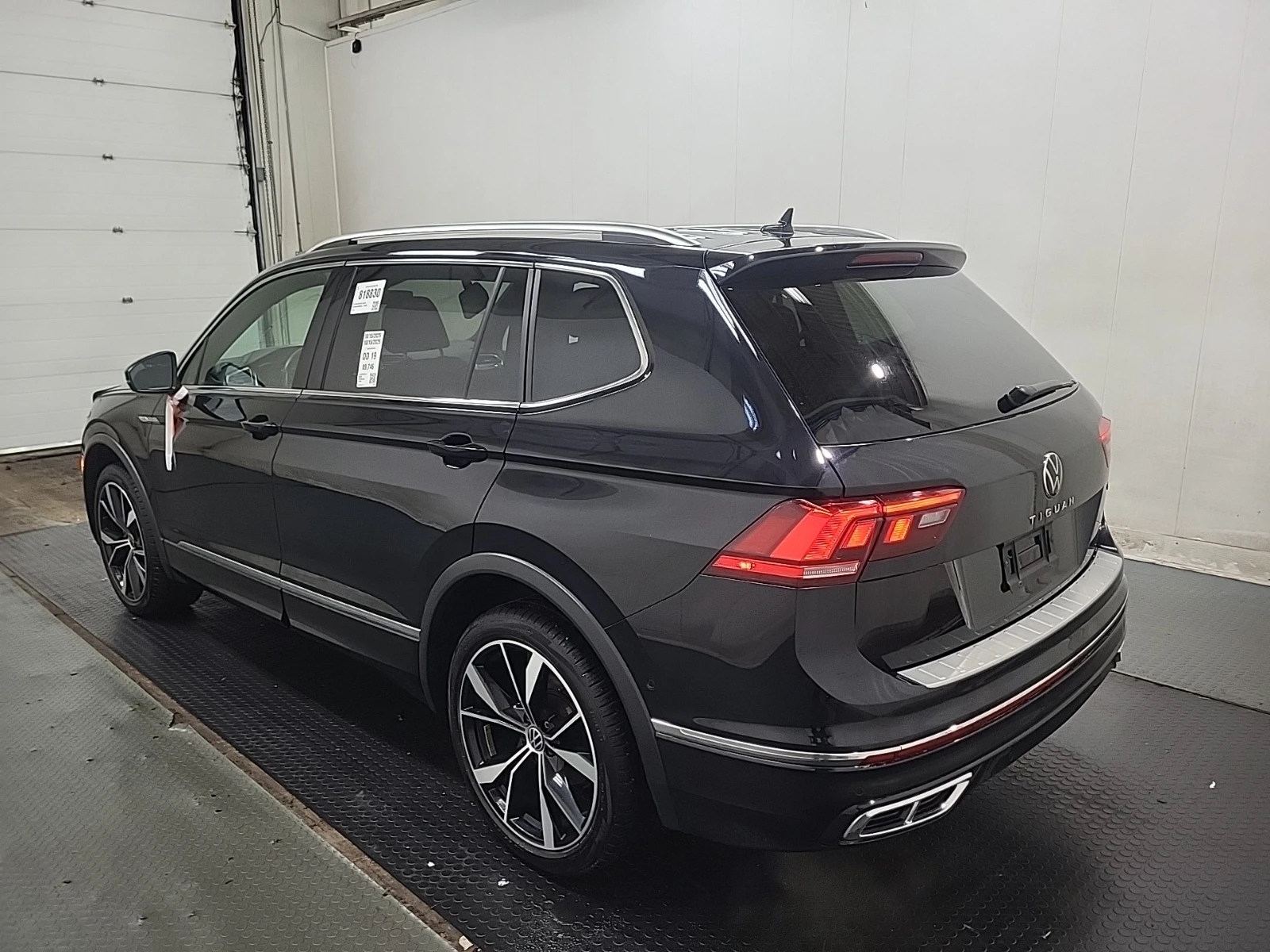 VW Tiguan * R-LINE* CARFAX * БЕЗ ПЪРВОНАЧАЛНА ВНОСКА - изображение 4