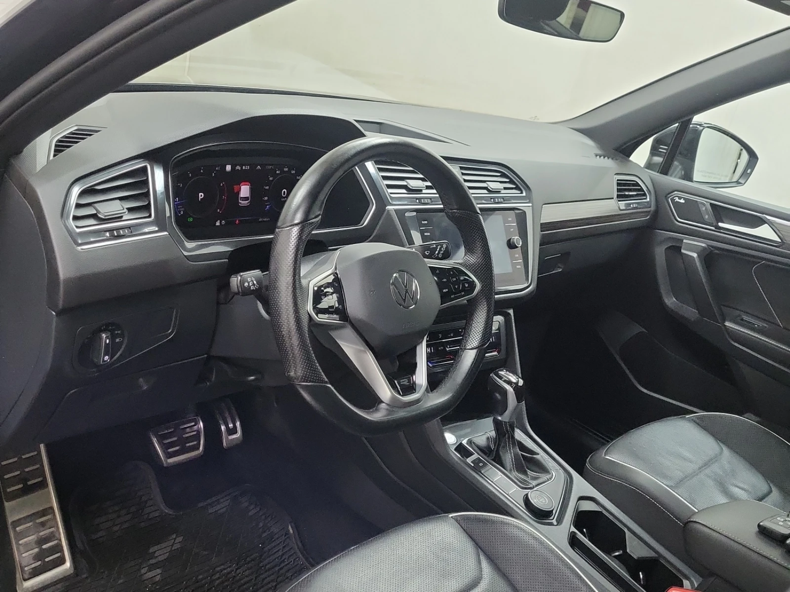 VW Tiguan * R-LINE* CARFAX * БЕЗ ПЪРВОНАЧАЛНА ВНОСКА - изображение 7